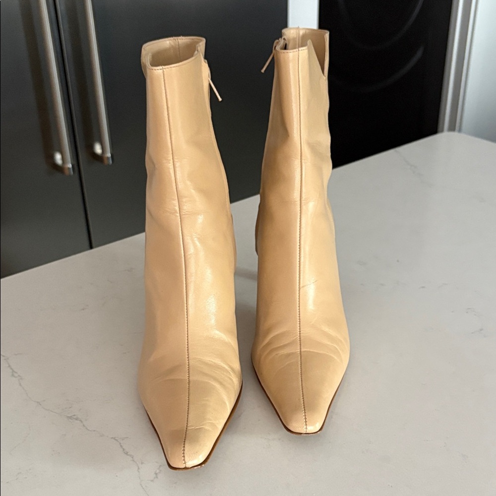 Gianni Bini Butter Cream Heeled Boots sz 91/2
